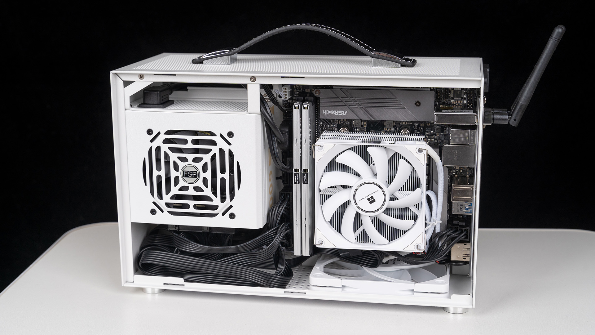 帮老爸装一台“超大杯”的8.1L便携主机—5600G+32GBD4+2*1TB固态