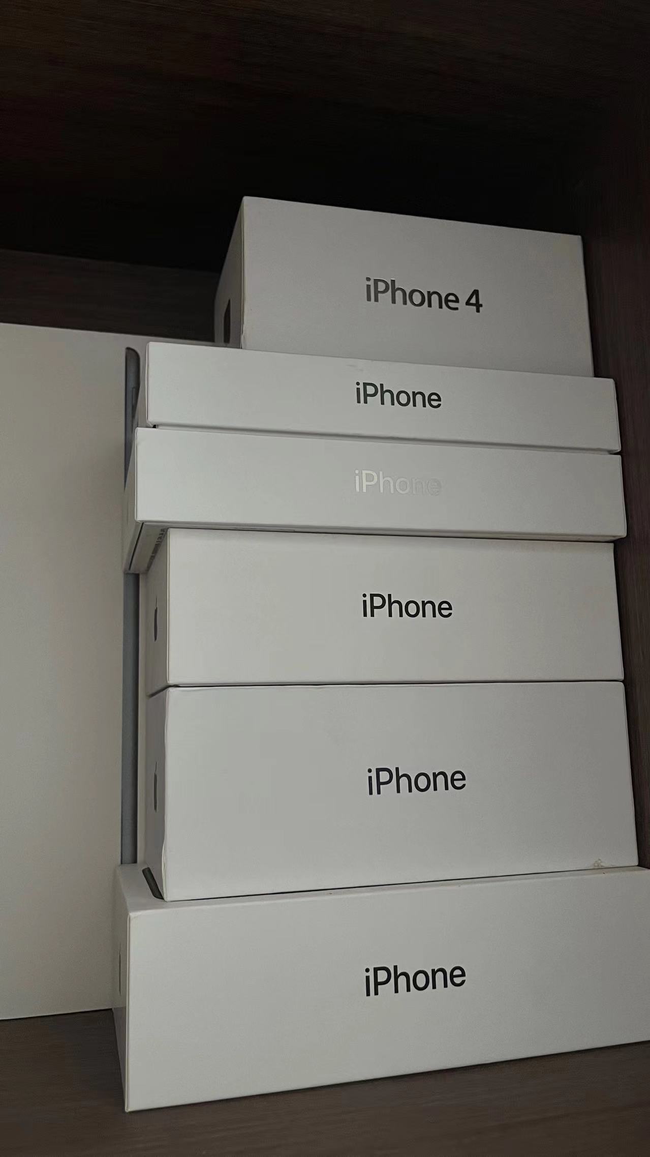 心血来潮，把玩把玩一代神机iPhone4