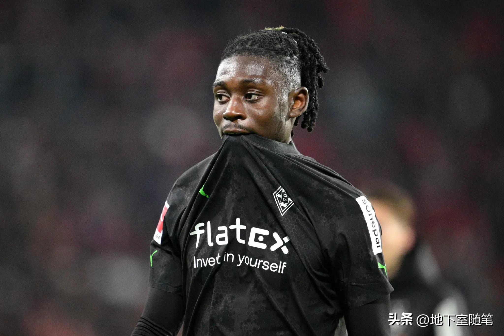 足球巴萨转会消息,巴塞罗那足球俱乐部为何交易梅西