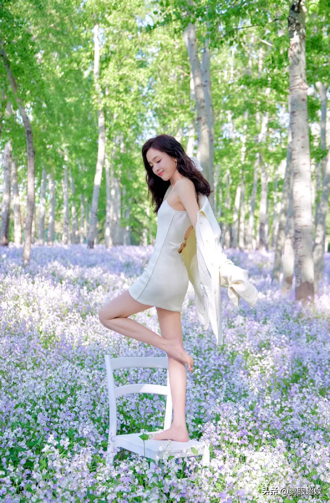 吴宣仪白色露背吊带长裙,吴宣仪白色吊带长裙造型写真