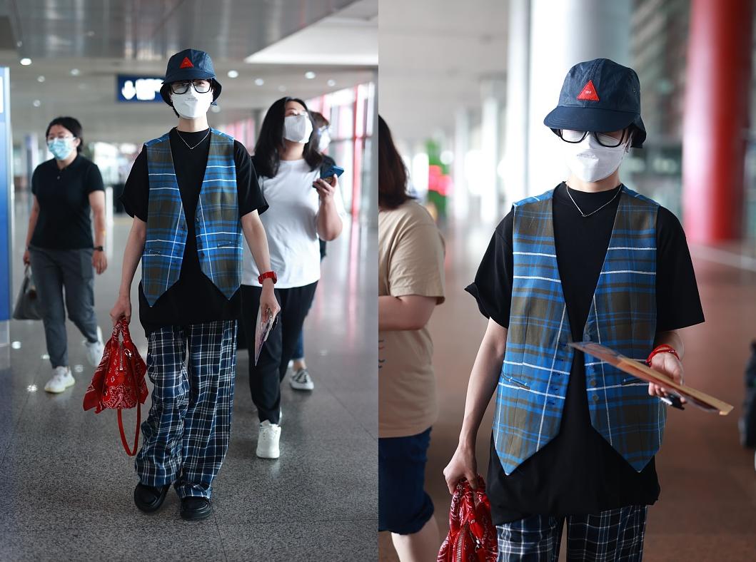 郁可唯同款薄纱背心,郁可唯同款棉服