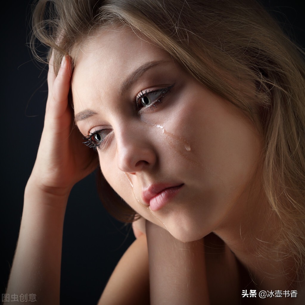 穿高跟鞋摔了一跤,穿高跟鞋摔了会怎样