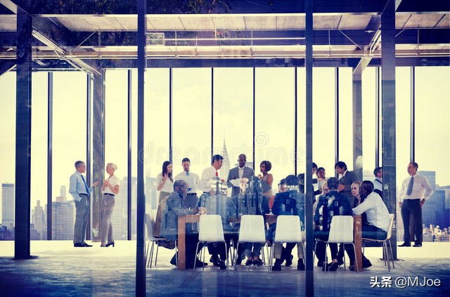 员工不同意变更地点被迫离职补偿,工作地点变动可以辞职有补偿吗