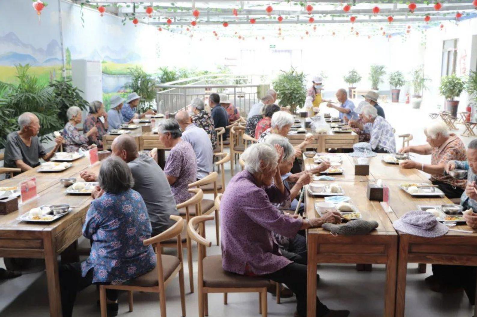 卧床老人床上大小便护理神器,解决瘫痪老人大小便最好的方法