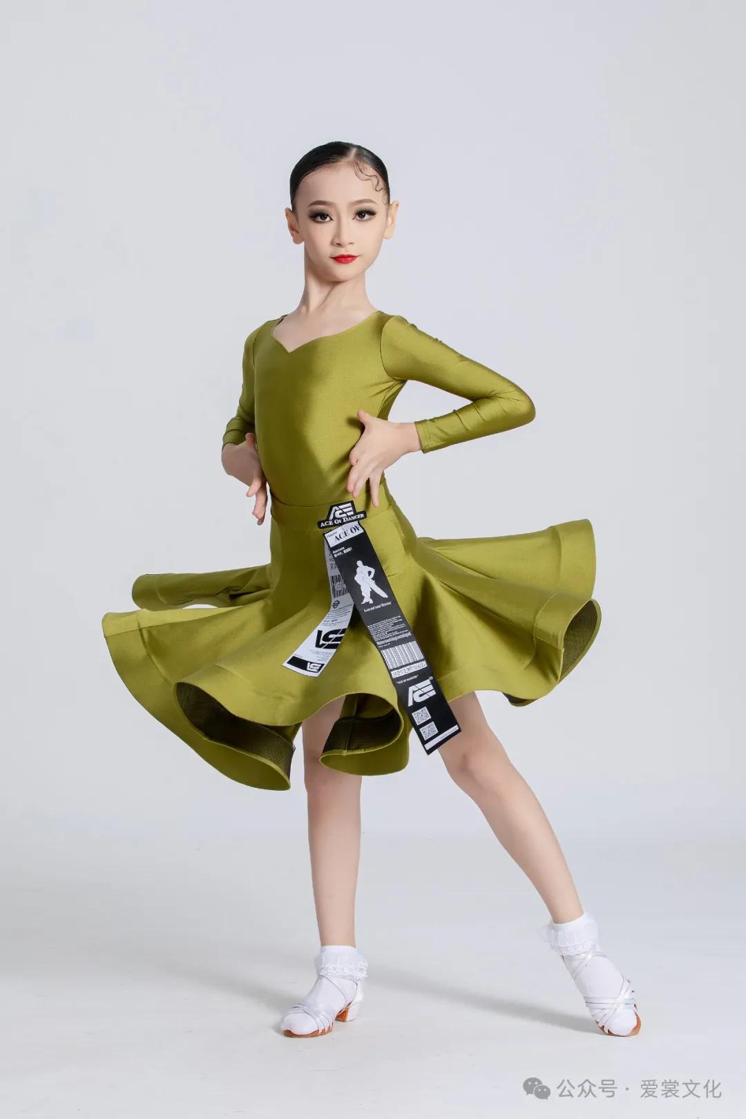 每天坚持练拉丁舞基本功,拉丁最强踩点长腿