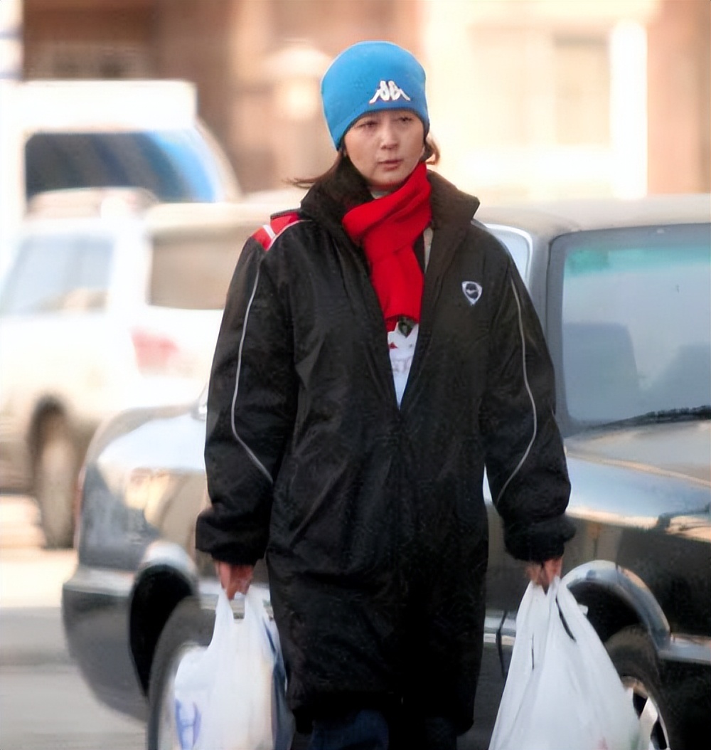 黄健翔前妻孙颖现状,黄健翔一家近照