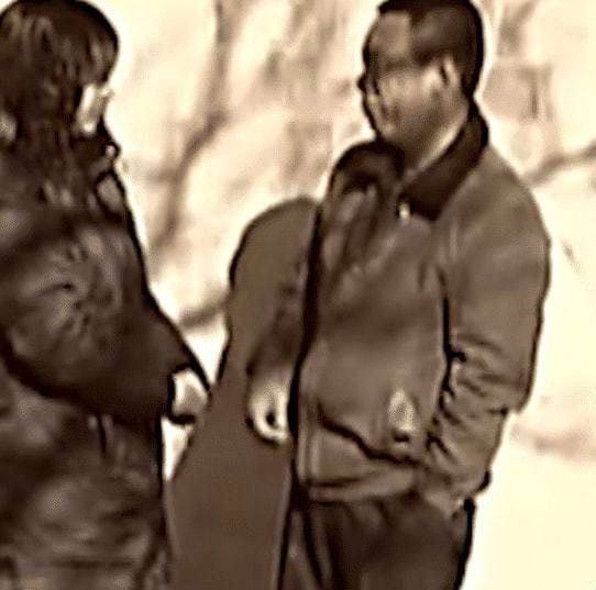 女孩被哥哥打两巴掌装瘫痪20年,女子被嫂子打两巴掌装病卧床20年