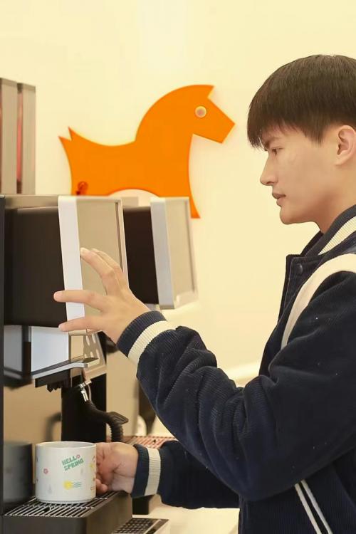 在县城开NOWWA挪瓦咖啡店赚钱吗？看宜春90后店主怎么说