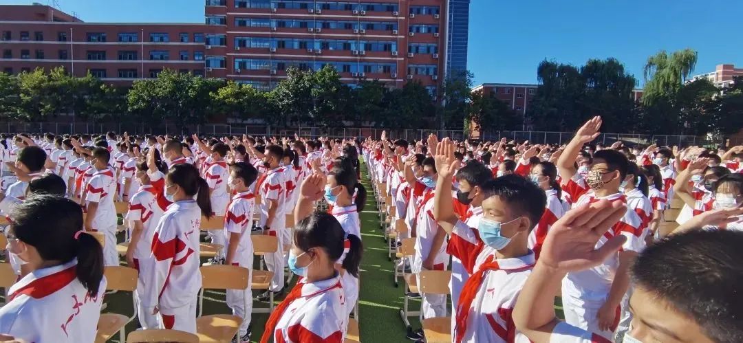 人大附中同学，开学快乐！大中小学思政课一体化建设教育基地揭牌！