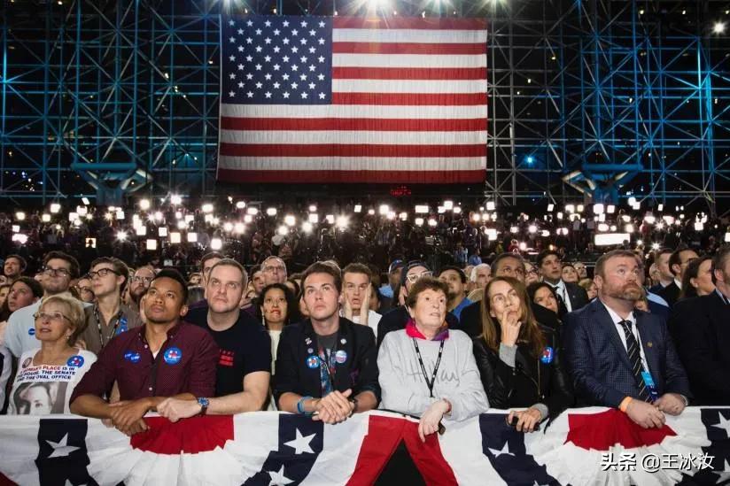 惨败给特朗普的那个夜晚，不服气的希拉里是如何熬过来的？