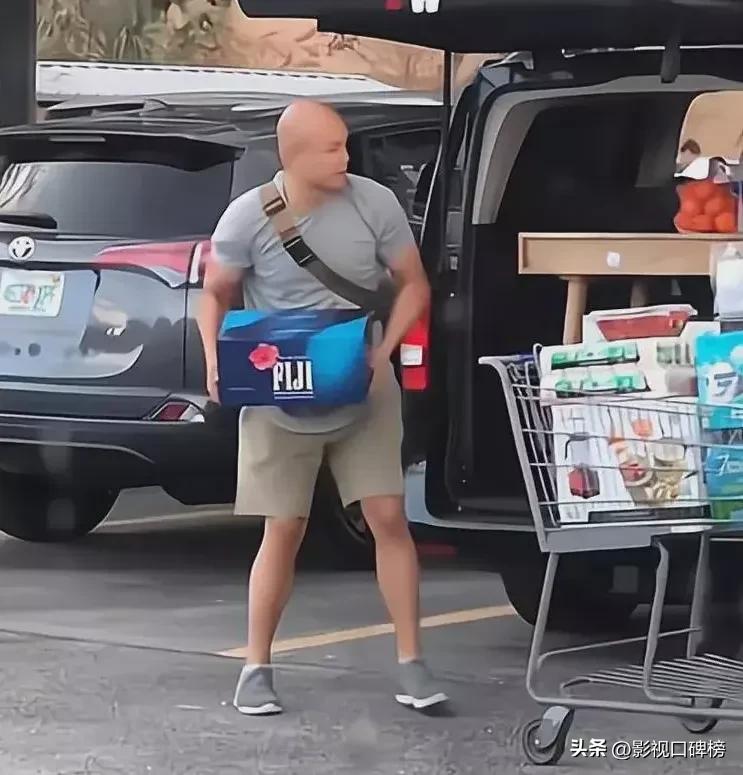 乐嘉美国住豪宅开豪车,乐嘉矿泉水多少钱