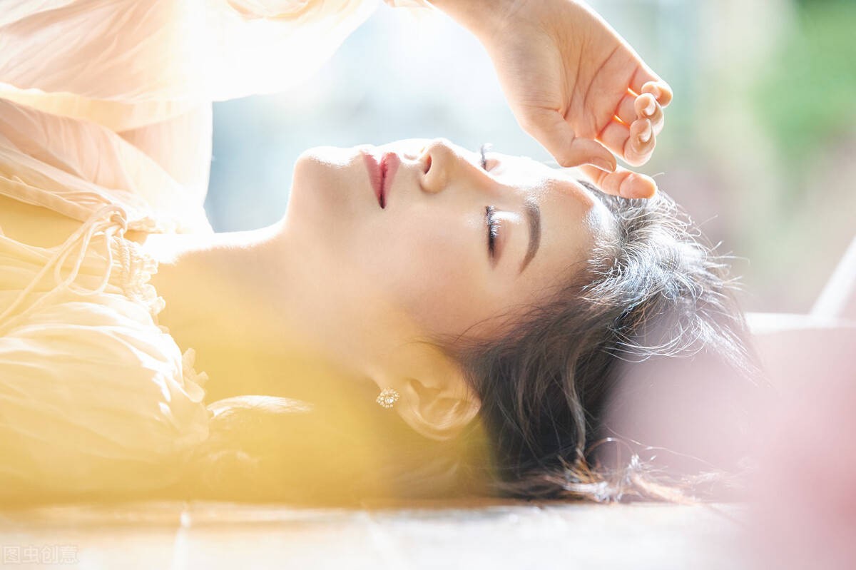 老人睡觉起得迟是好事吗,老人睡得晚起得早有什么危害吗