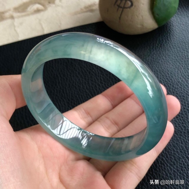 几千块能买到冰种翡翠吗,几百块钱能买到真正的翡翠玉吗