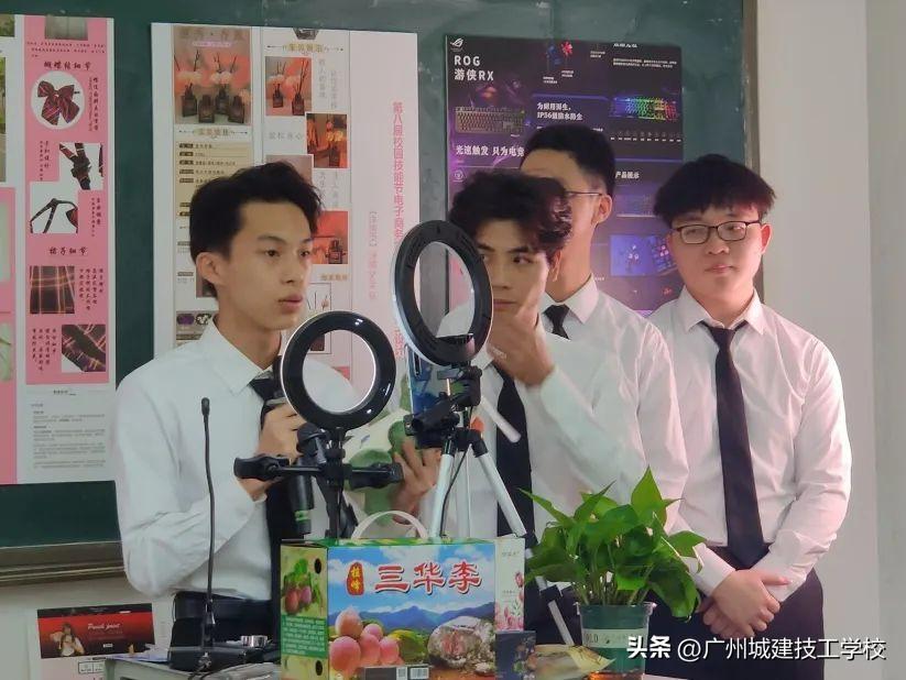 评为优秀学校喜报,我校荣获先进单位