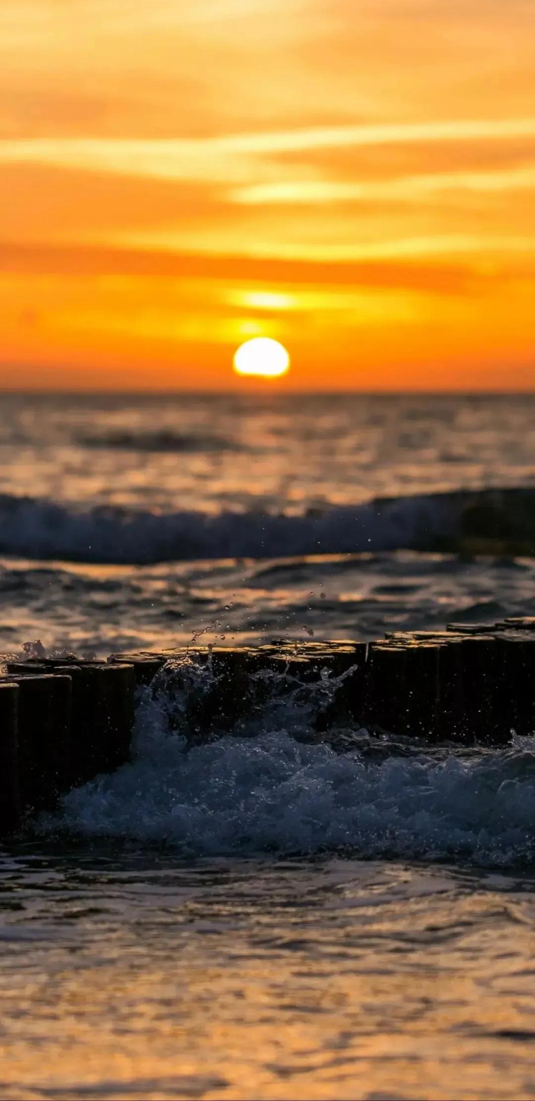 大海壁纸｜大海边，守候朝霞，聆听海浪的乐章