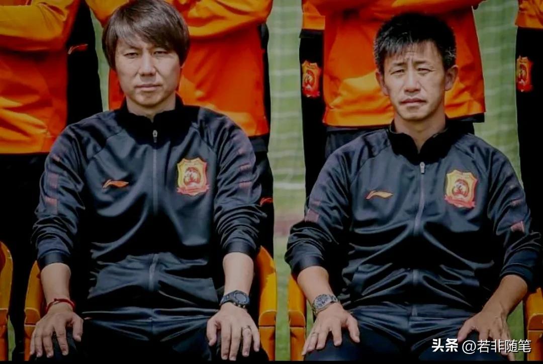 日本国足赛后发布会李铁,日本总统接见日本男足