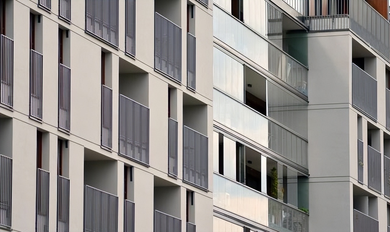 男子在鹤壁花10万块买了8套房，最低1000块.官方回应：可能是噱头