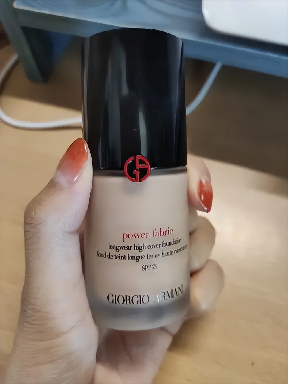 丸美遮瑕粉底液,阿玛尼粉底液遮瑕保湿