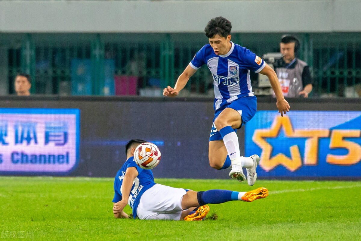 天津津门虎各个球员穿的球鞋,于根伟津门虎最新发布会