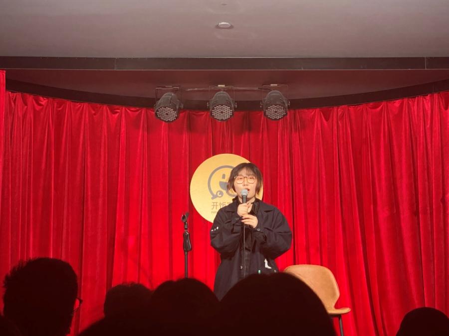 清华脱口秀女博士央视,一个博士说脱口秀