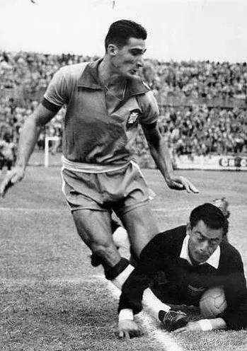 唯一全勤参加22届世界杯，桑巴军团的百年球服变更