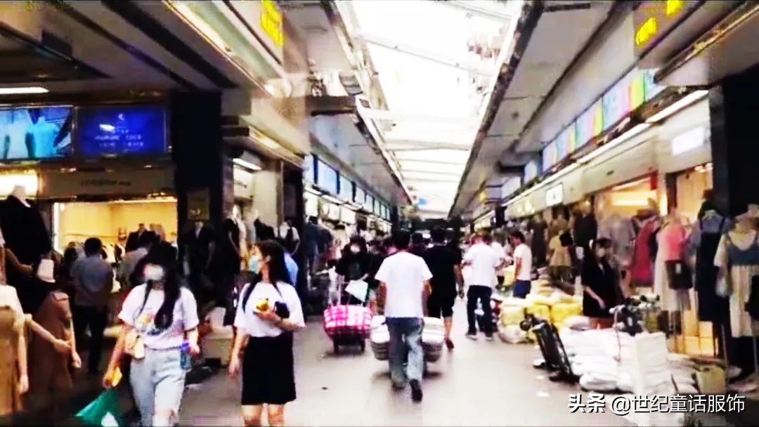 童装加盟还是自己进货,开童装店是加盟好还是自己进货好