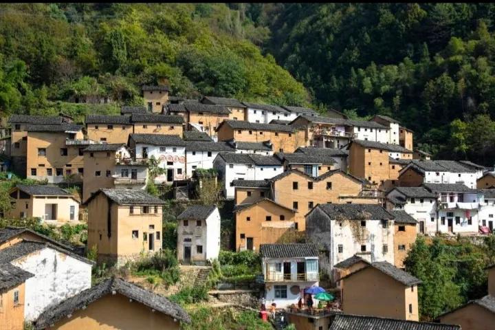 门前有水向右流什么意思,门前有水不是福屋后有山灾祸足