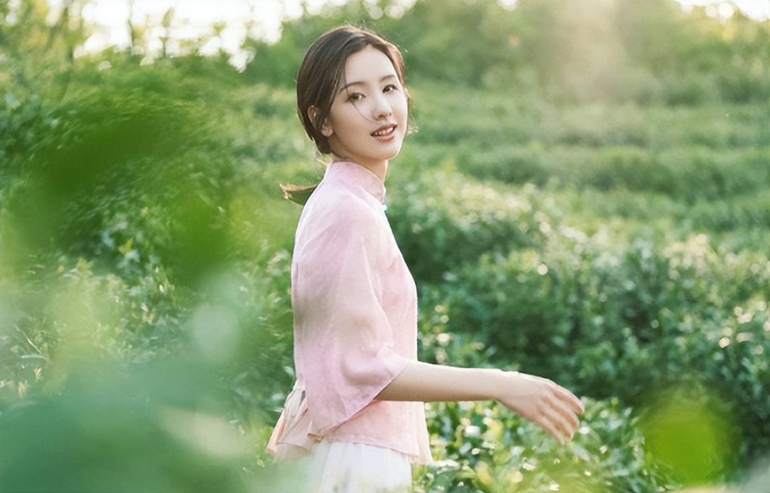 陈都灵逆天颜值,陈都灵长月烬明爆红图片