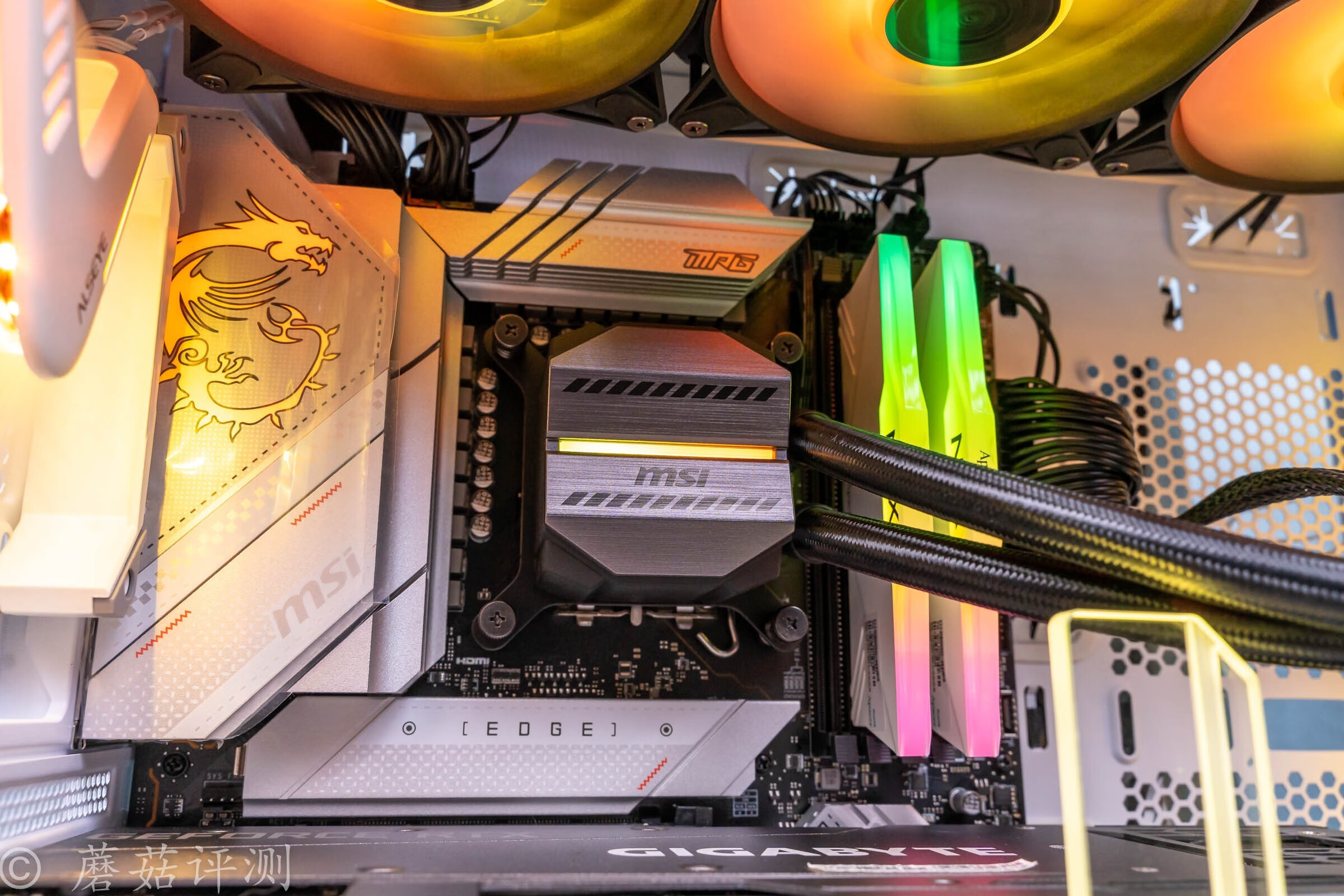 技嘉3090ti水雕显卡,技嘉rtx4090魔鹰oc怎么样