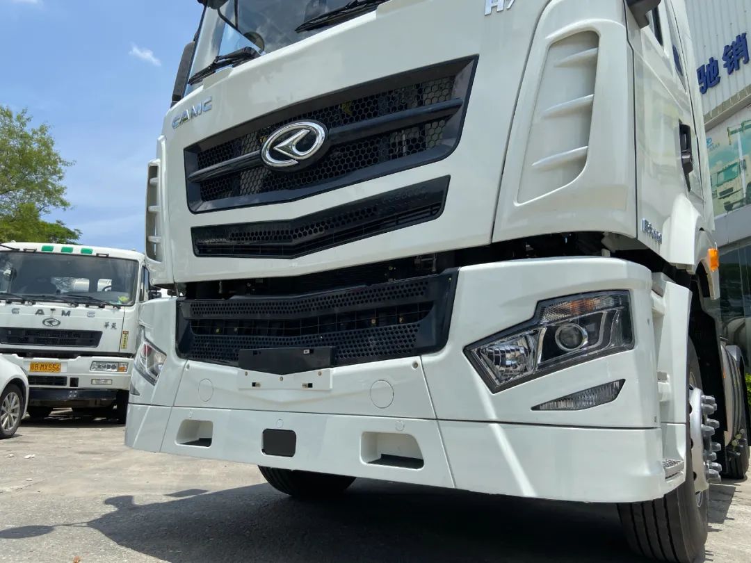 华菱汉马h7460马力牵引车多少钱,拉7吨挖机的自卸车