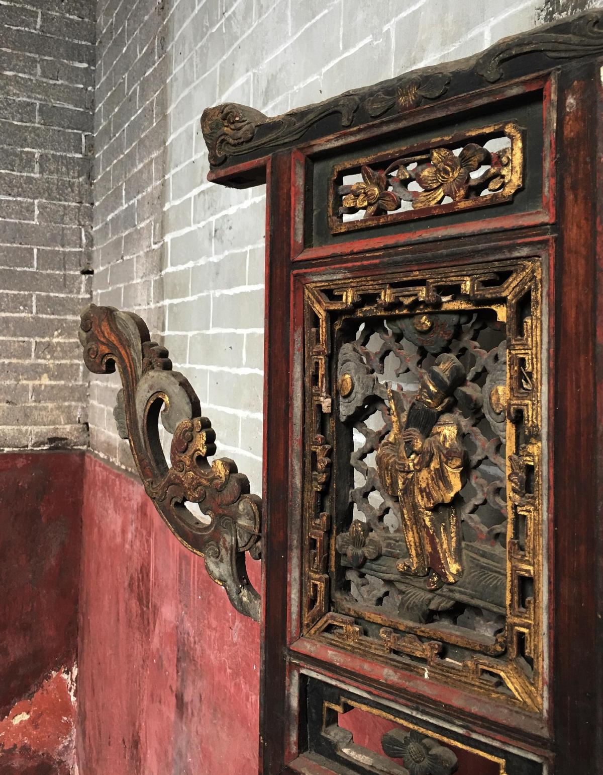 *光脱**犹太人女人衣服，集体*杀屠**，老照片再现变态的纳粹德国！