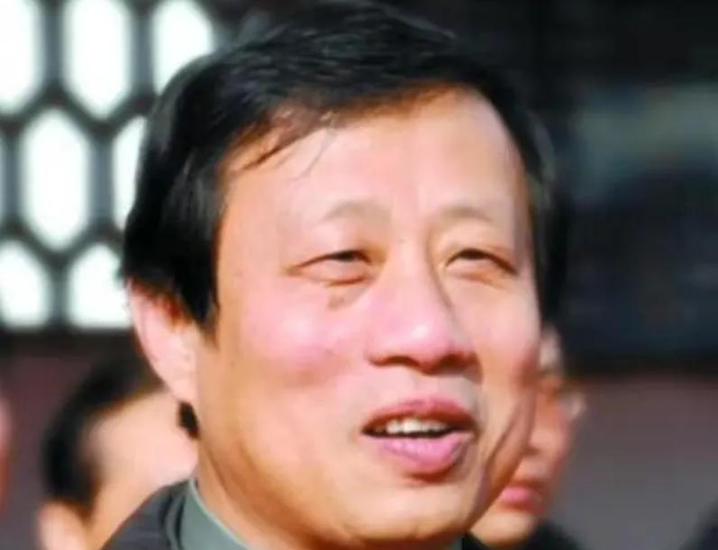 中国第一贪落马记：找商人拿千万给儿子开公司，单笔就贪掉8250万