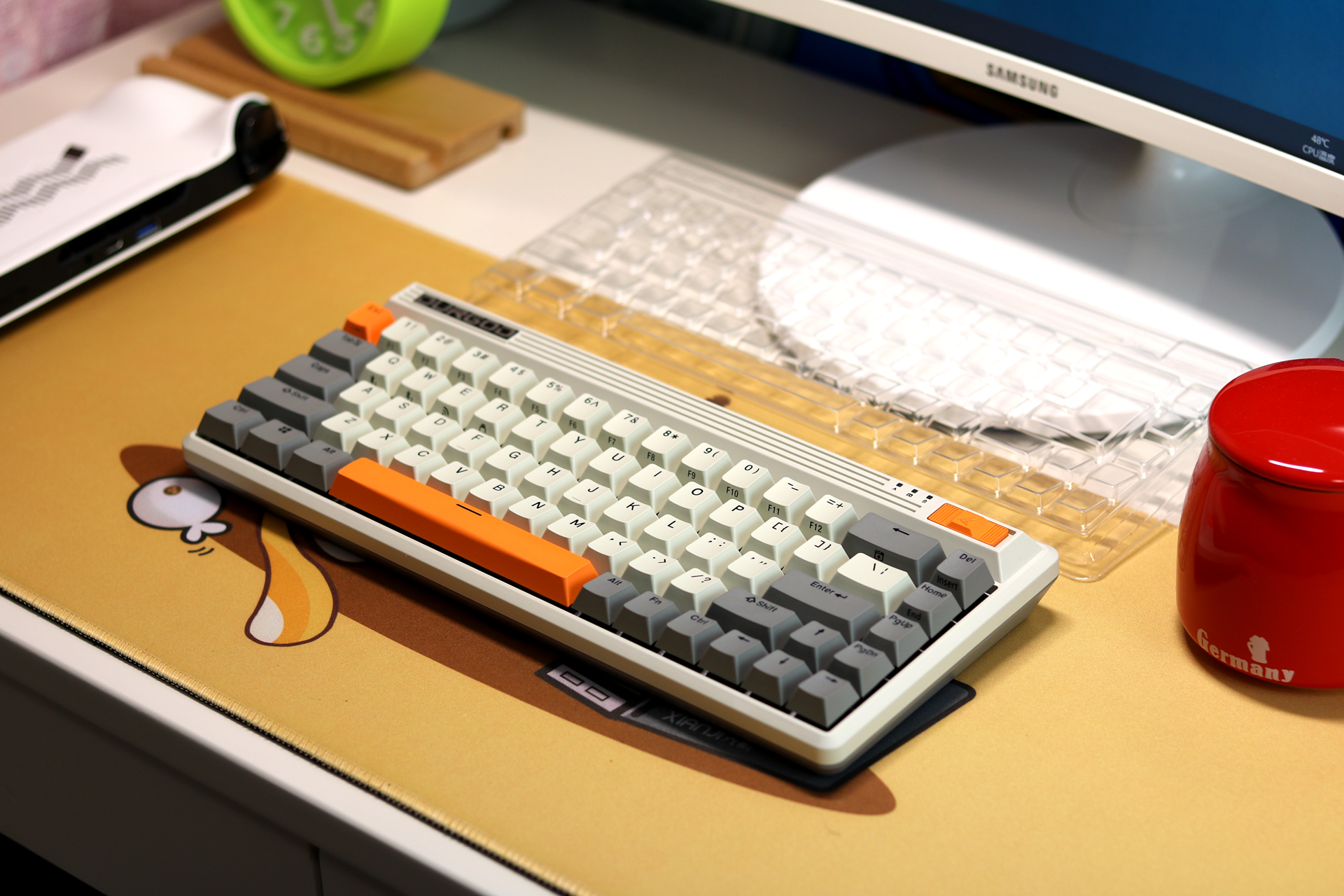 杜伽fusion键盘茶轴和青轴对比,杜伽Fusion复古机械键盘