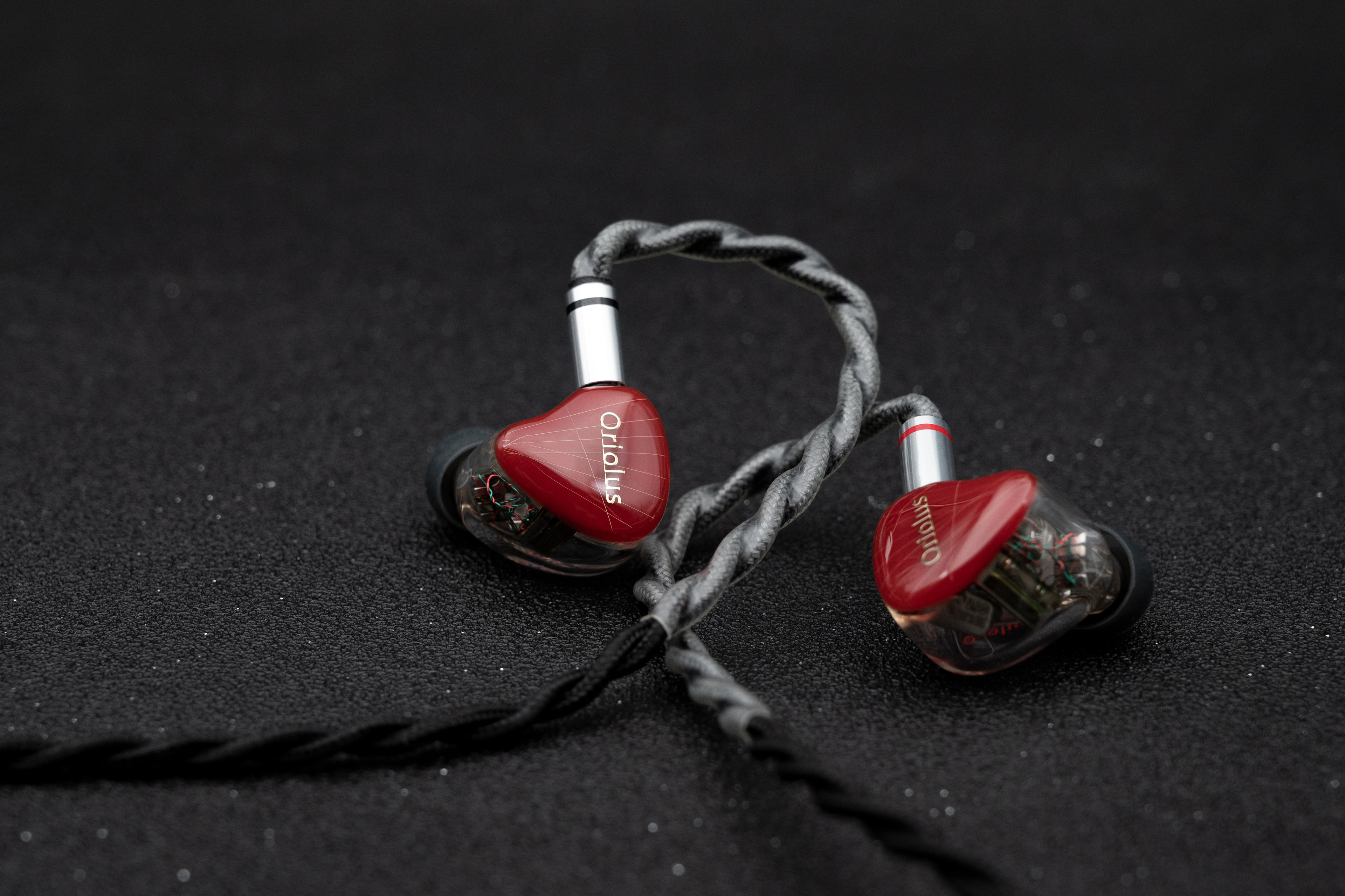 一国产耳塞卖4万，它凭啥值这么多？