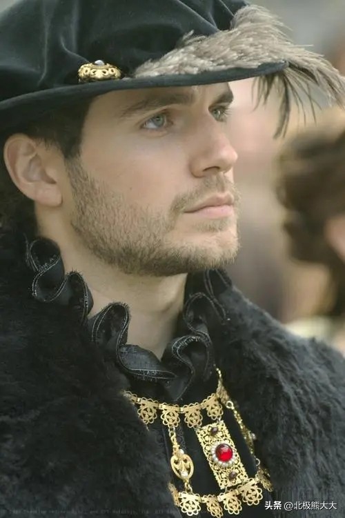 亨利卡维尔超人戴帽子,超人亨利卡维尔腹肌