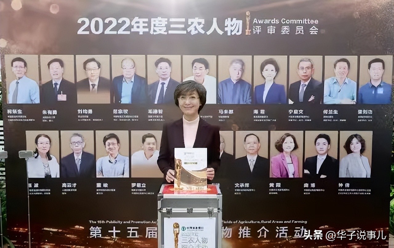 海霞会回归主持《新闻联播》吗,海霞全家近照海霞还在央视吗