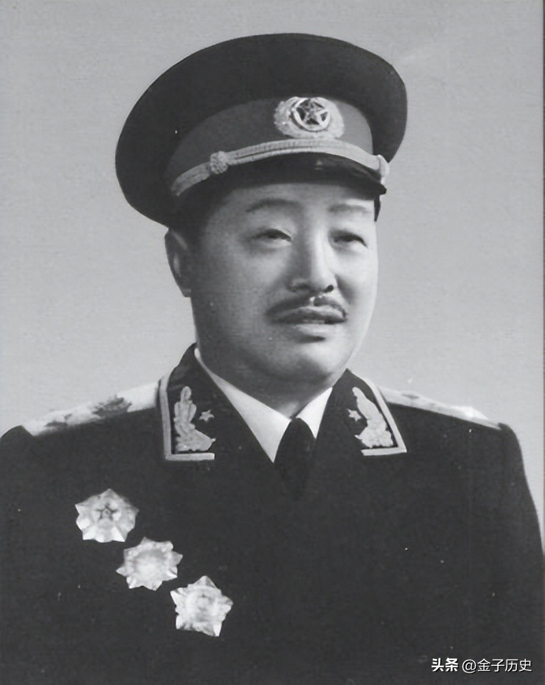 1955年授衔，四野军长拟被授予大校，毛主席很惊讶：他应该是少将