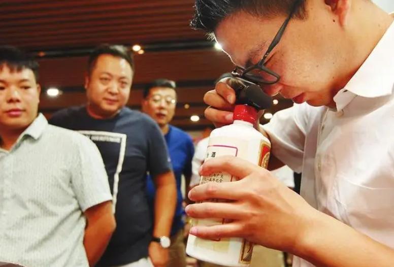 街头高价回收老酒,高价收购老酒的骗局