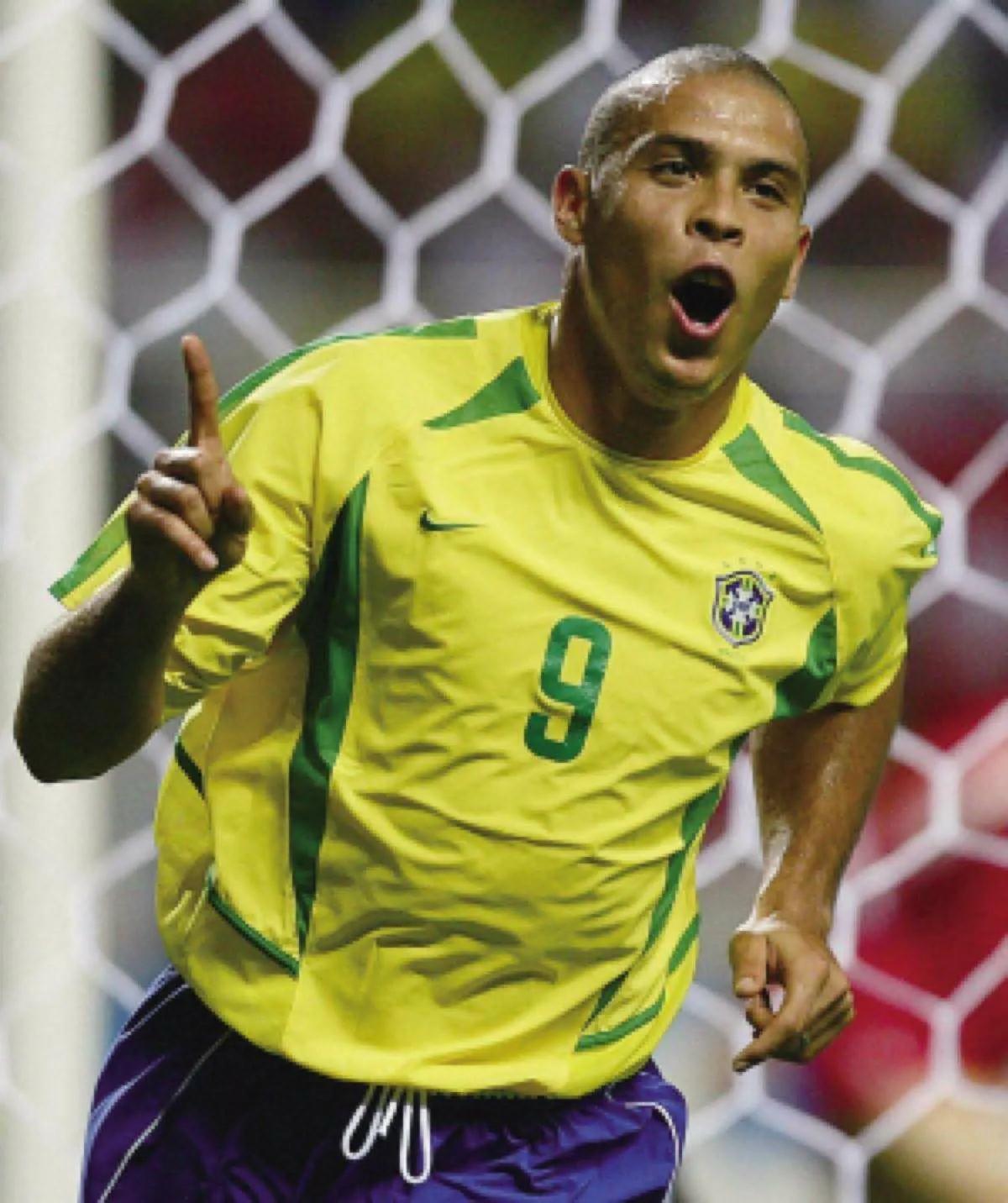 国足归化球员全出可以踢赢日本吗,国足有史以来最强十大前锋