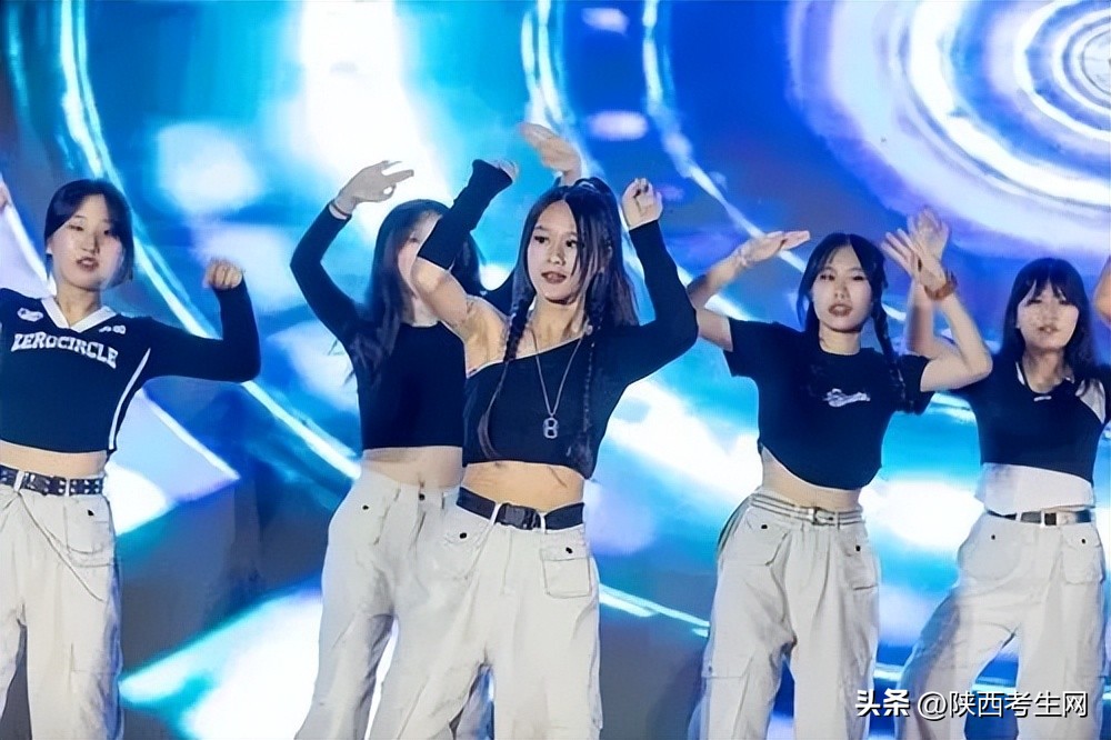 瑗垮畨鐜颁唬鑱屼笟楂樹腑2023姣曚笟鏅氫細,瑗垮畨鐜颁唬鑱屼笟楂樹腑楂樹笁姣曚笟鏅氫細