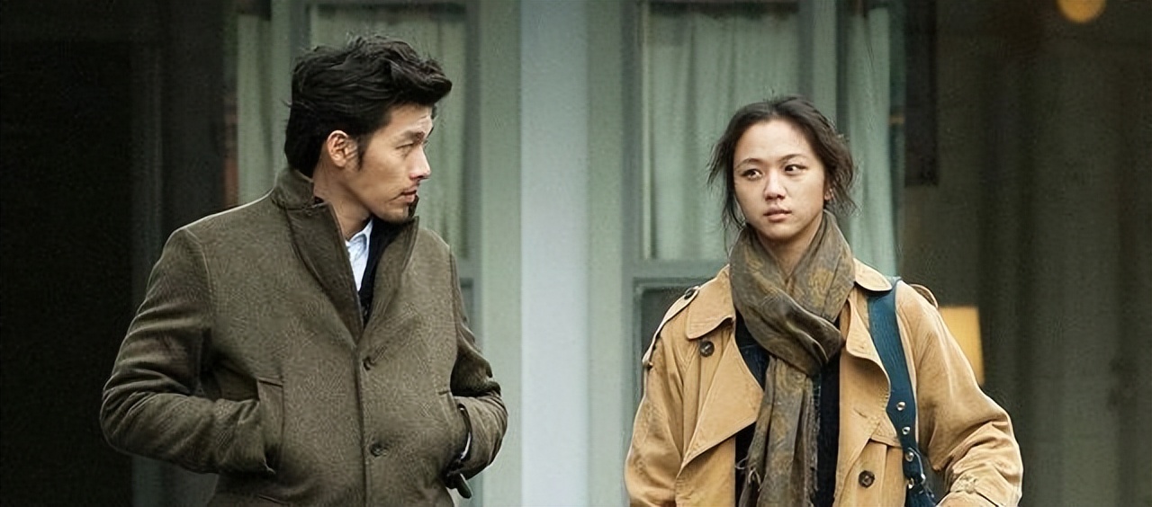 40岁汤唯穿裙子,汤唯穿绿裙长发飘飘