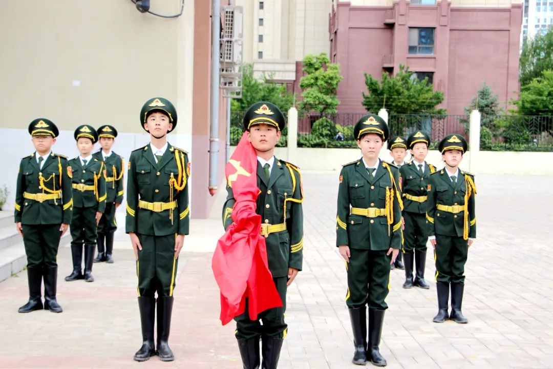 激情燃烧梦想飞扬——敕勒川绿地小学第三届“校长杯”校园足球赛暨2023年校园足球班级联赛开幕啦