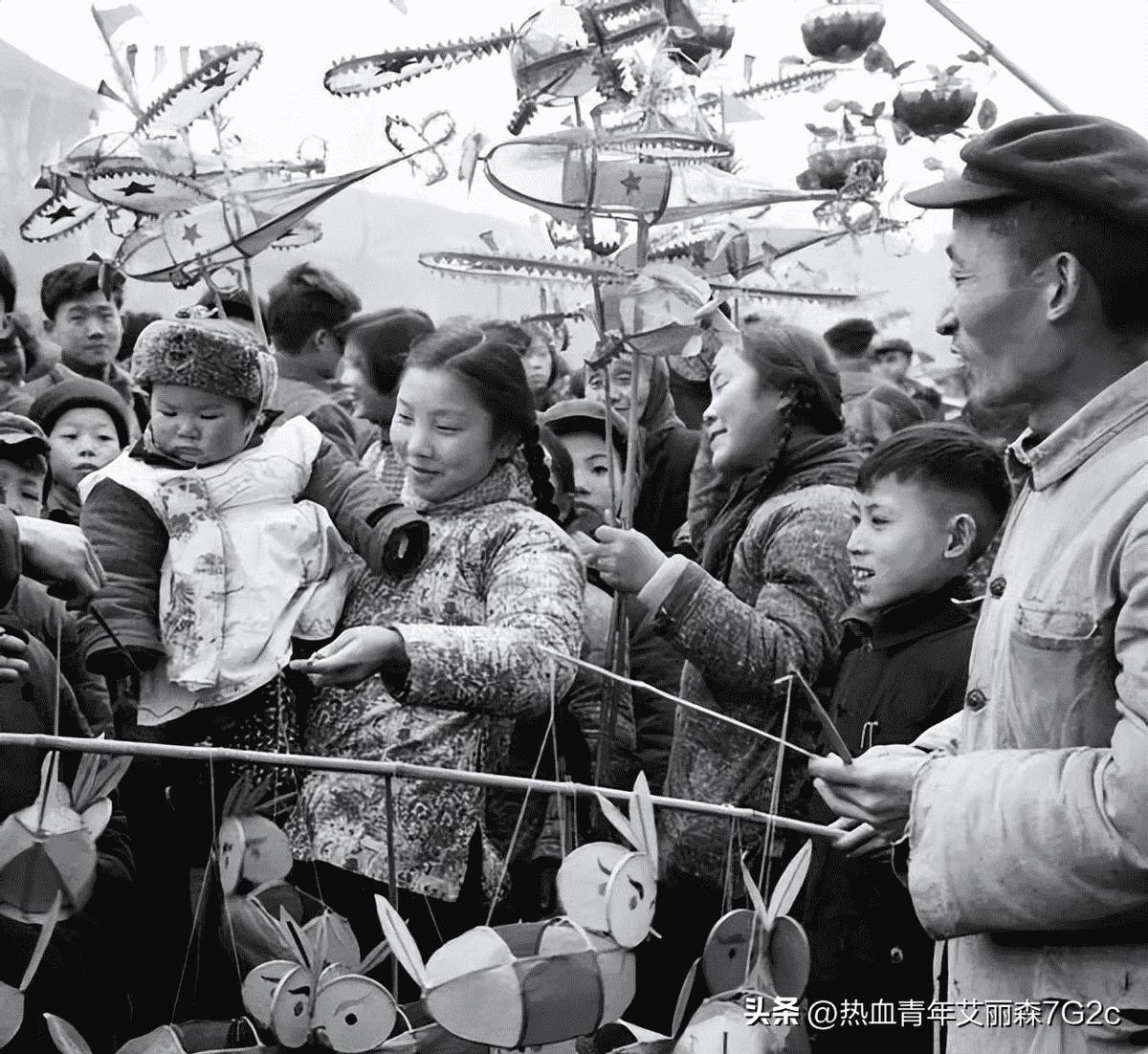 德军屠杀犹太女人的真实影像,纳粹集中营屠杀女性暴行案