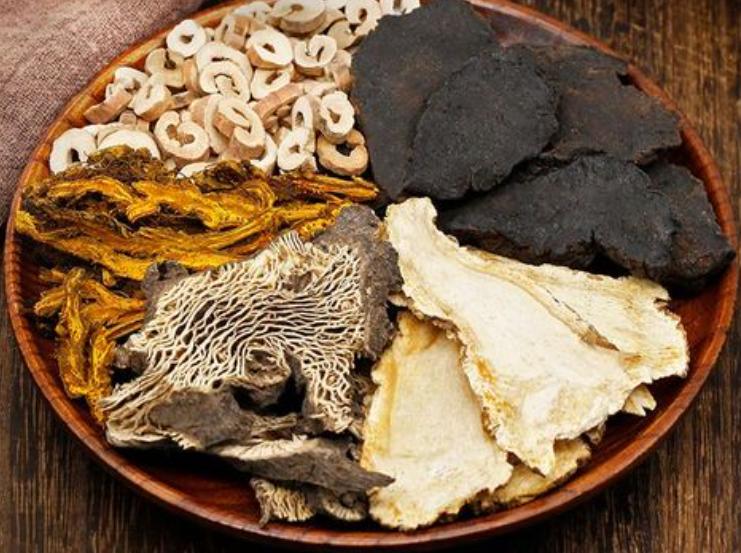 口腔溃疡总是反反复复该补什么,口腔溃疡反反复复不好该怎么办