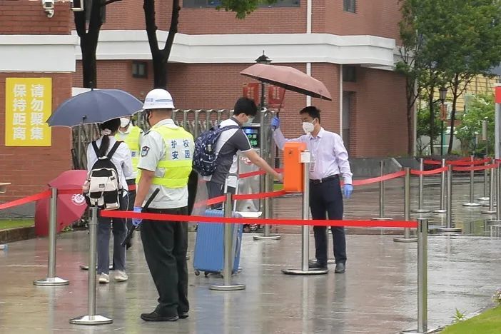 同学好久不见又相聚的说说,同学好久不见作文600字初中