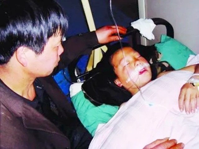 1995年，广州农妇疯狂投毒致18人中毒，都是迷信惹的祸