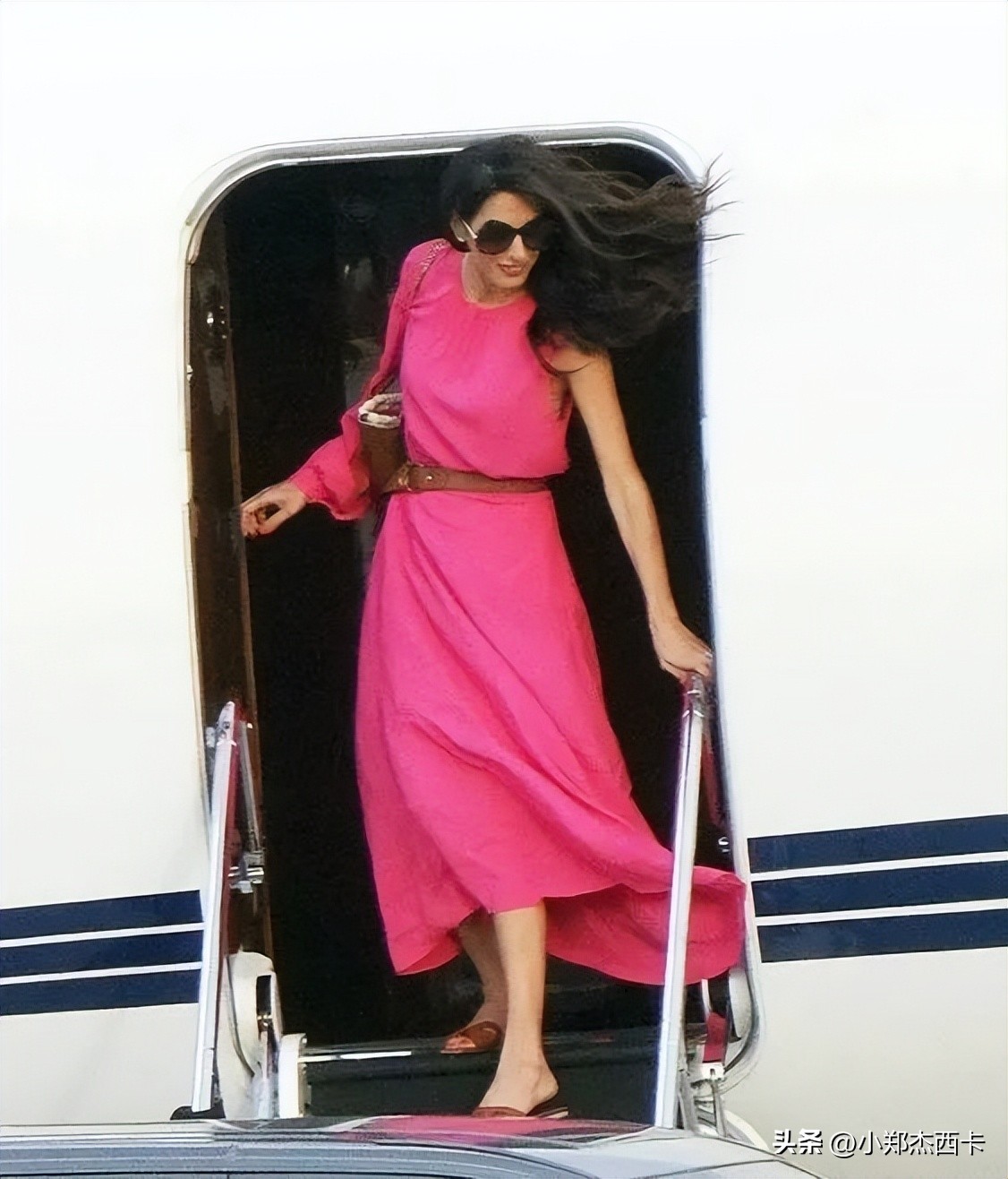 她随便穿条白裙子，就把半个好莱坞给比下去了