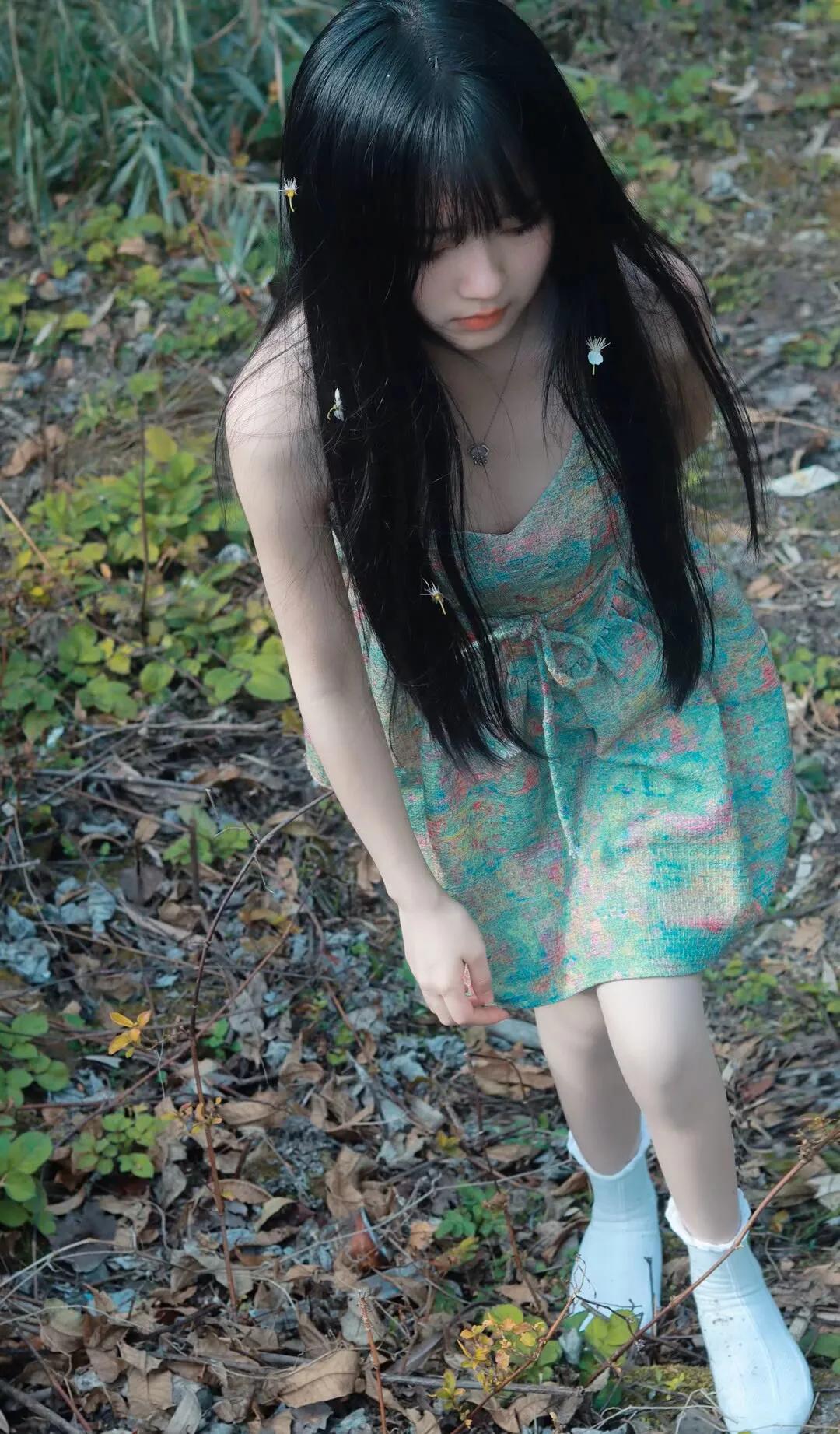 泳装比基尼长腿美女，*袜丝**街拍秀，艺术街拍