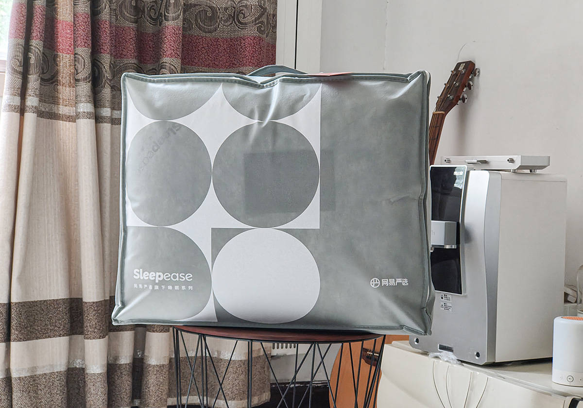 冬天盖鹅绒被暖和吗,夏天睡鹅绒被的体验