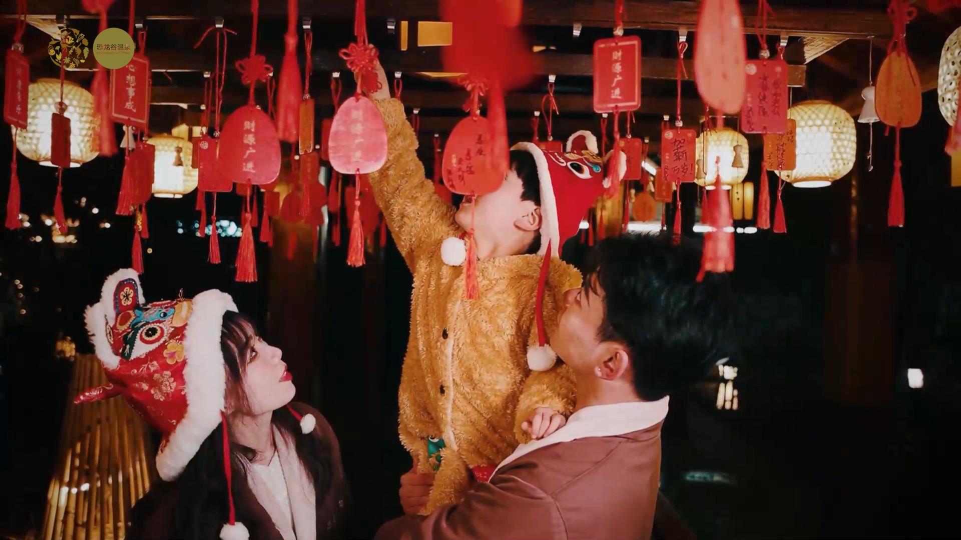 环球恐龙城和恐龙乐园,环球恐龙城巡游